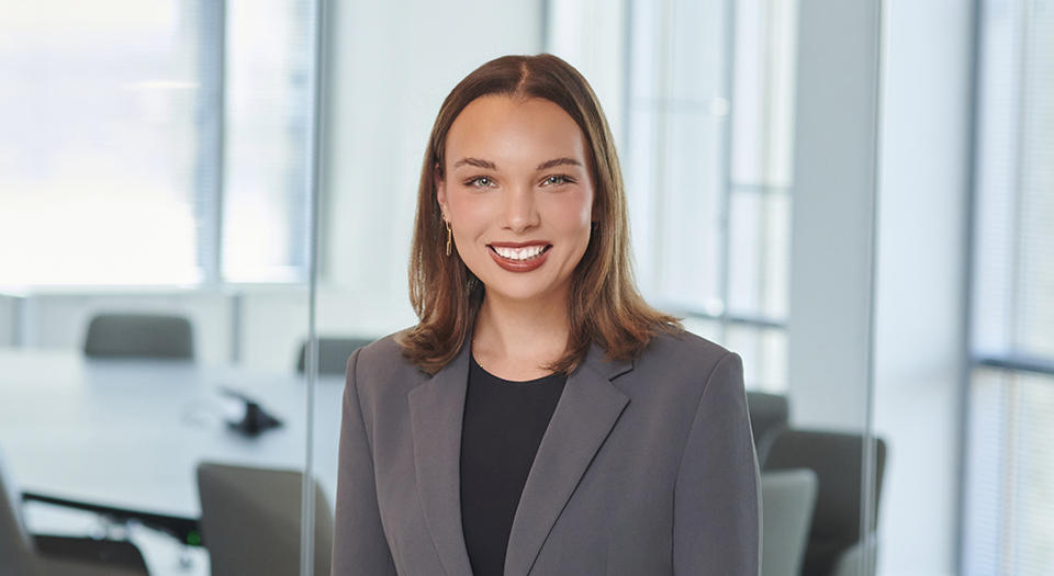 Maddie Richards headshot